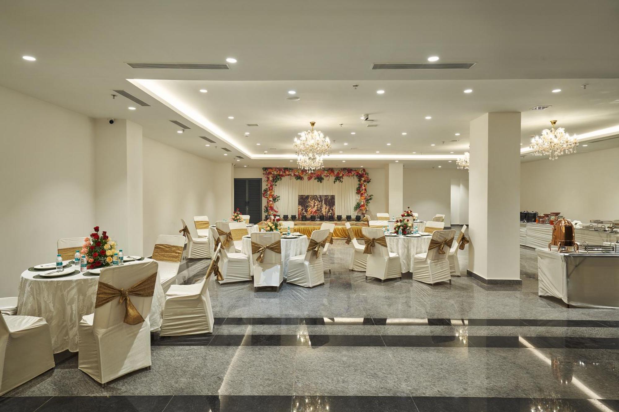 Triptam Vrindāvan 外观 照片