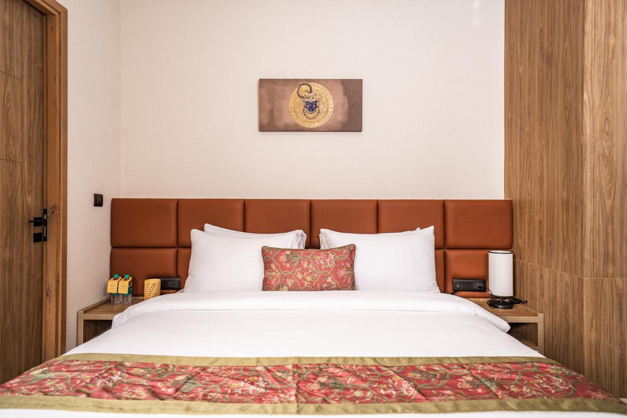 Triptam Vrindāvan 外观 照片